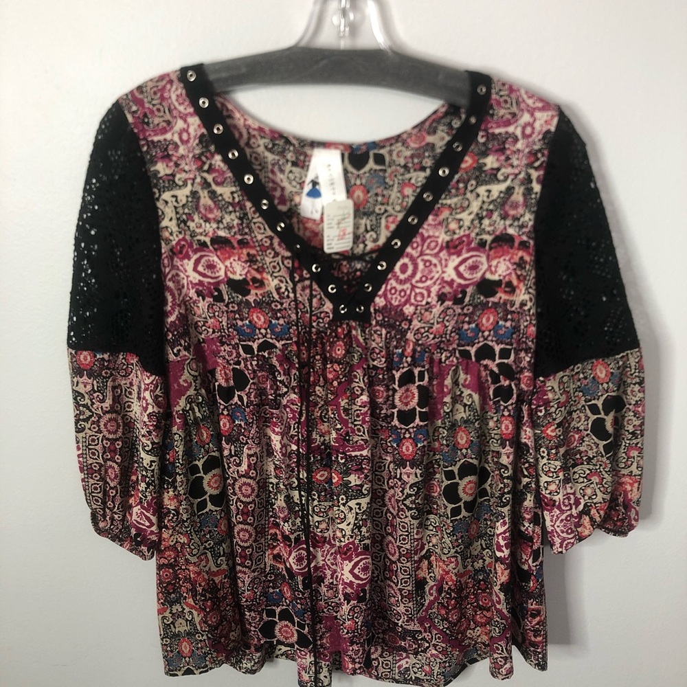 New, “Go Ask Alice” Trippy Top